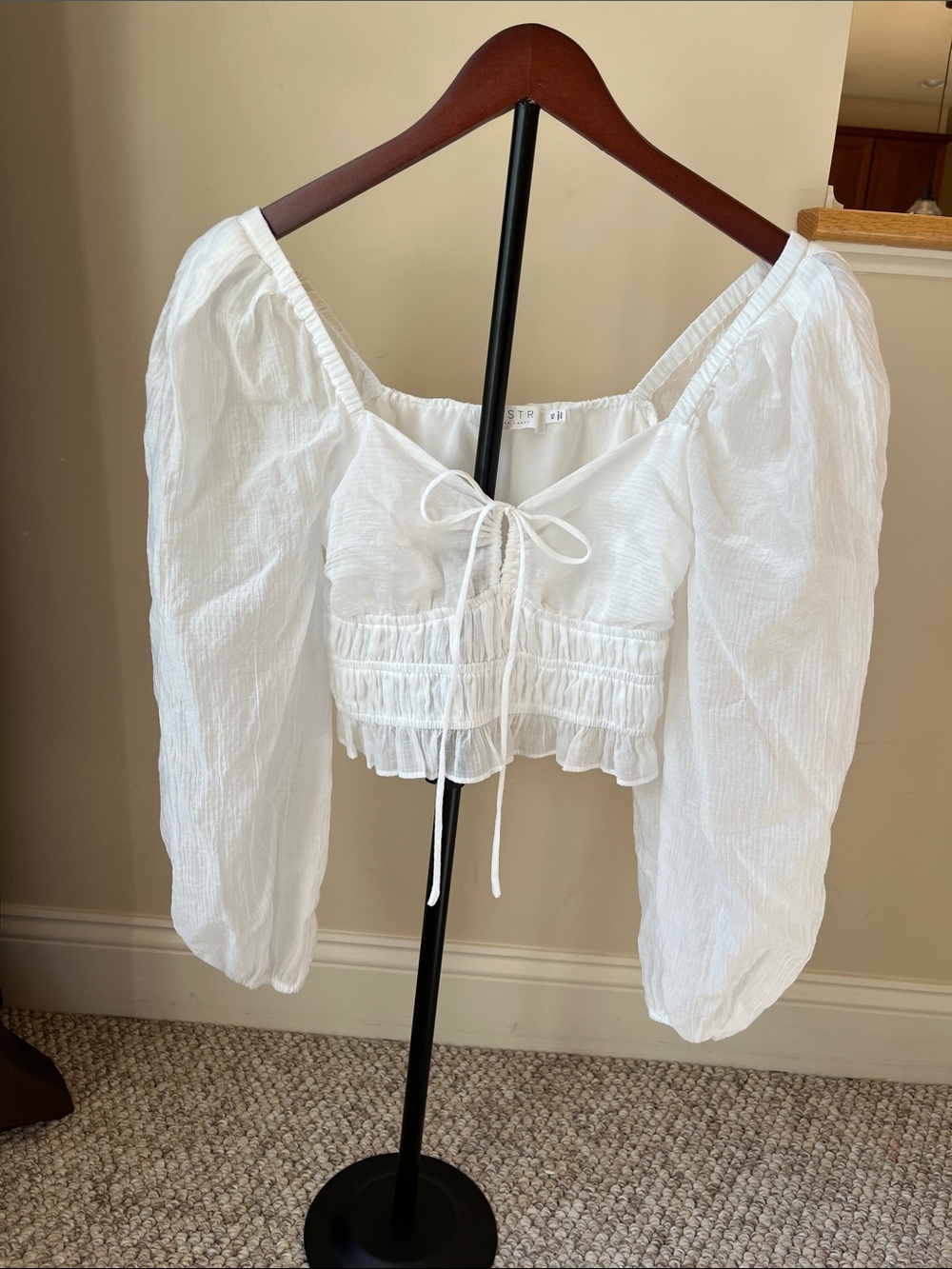 Astr White Puff-Sleeve Tie-Front Smocked Crop Top